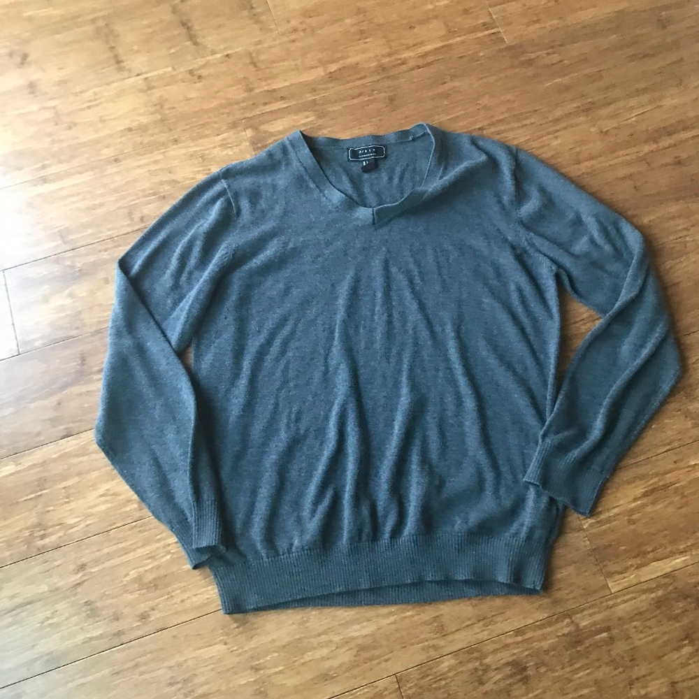 Forever 21 Men L  Pullover V Neck Gray 100